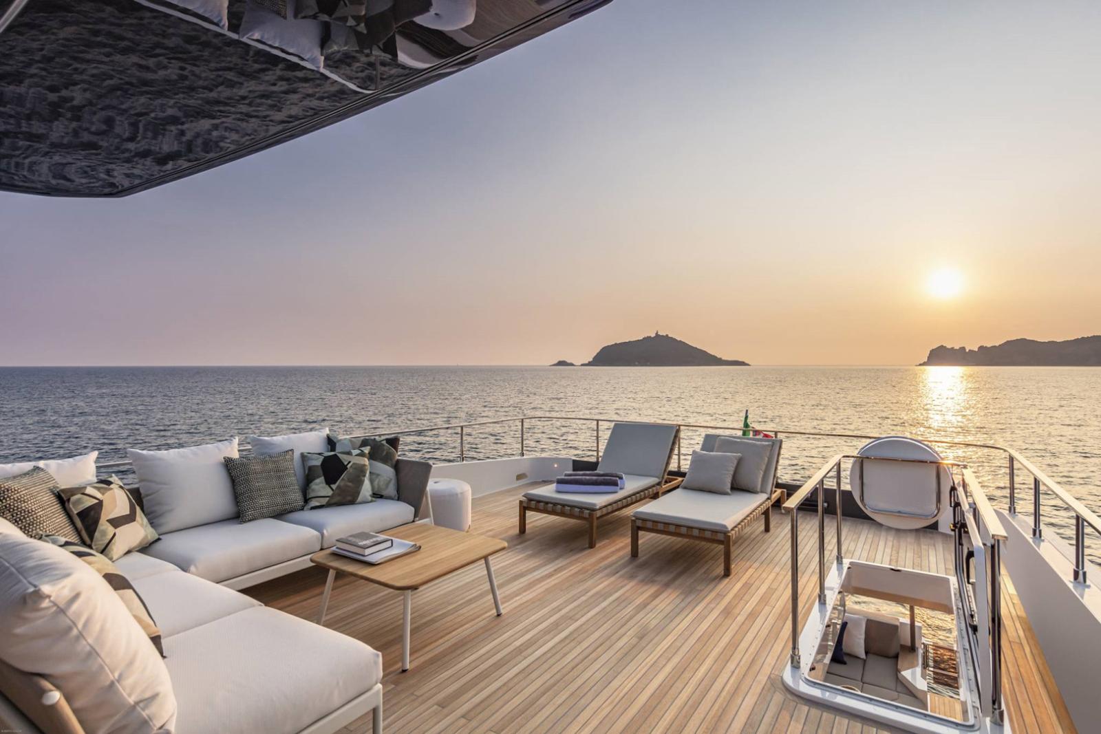 ferretti yachts 920 piola