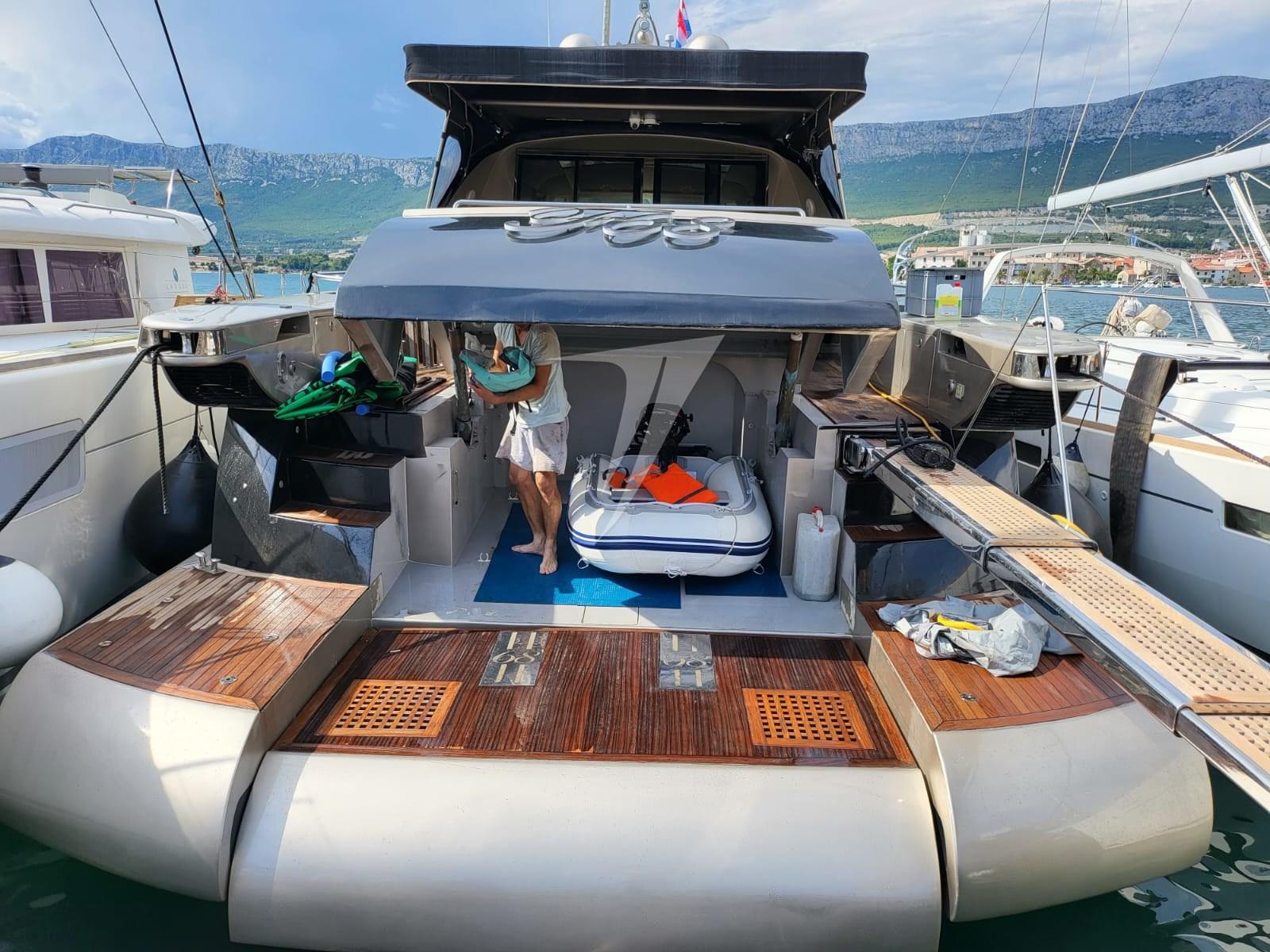 fashion yachts 68
