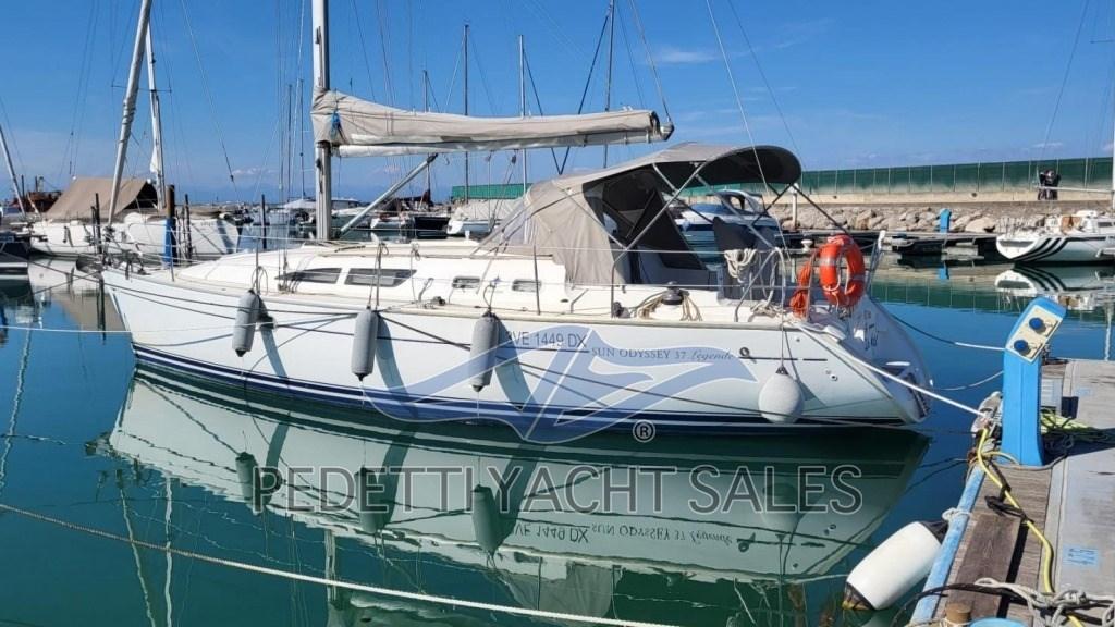 jeanneau 37 sun odyssey
