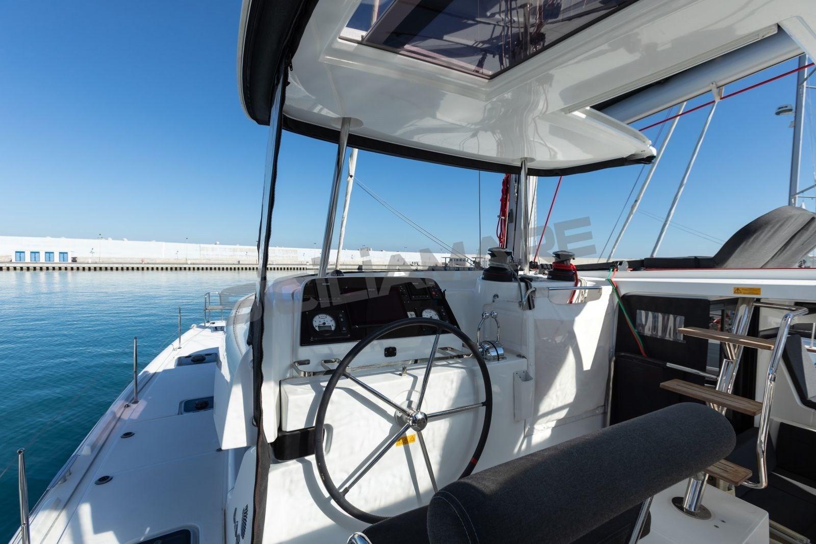 lagoon 42
