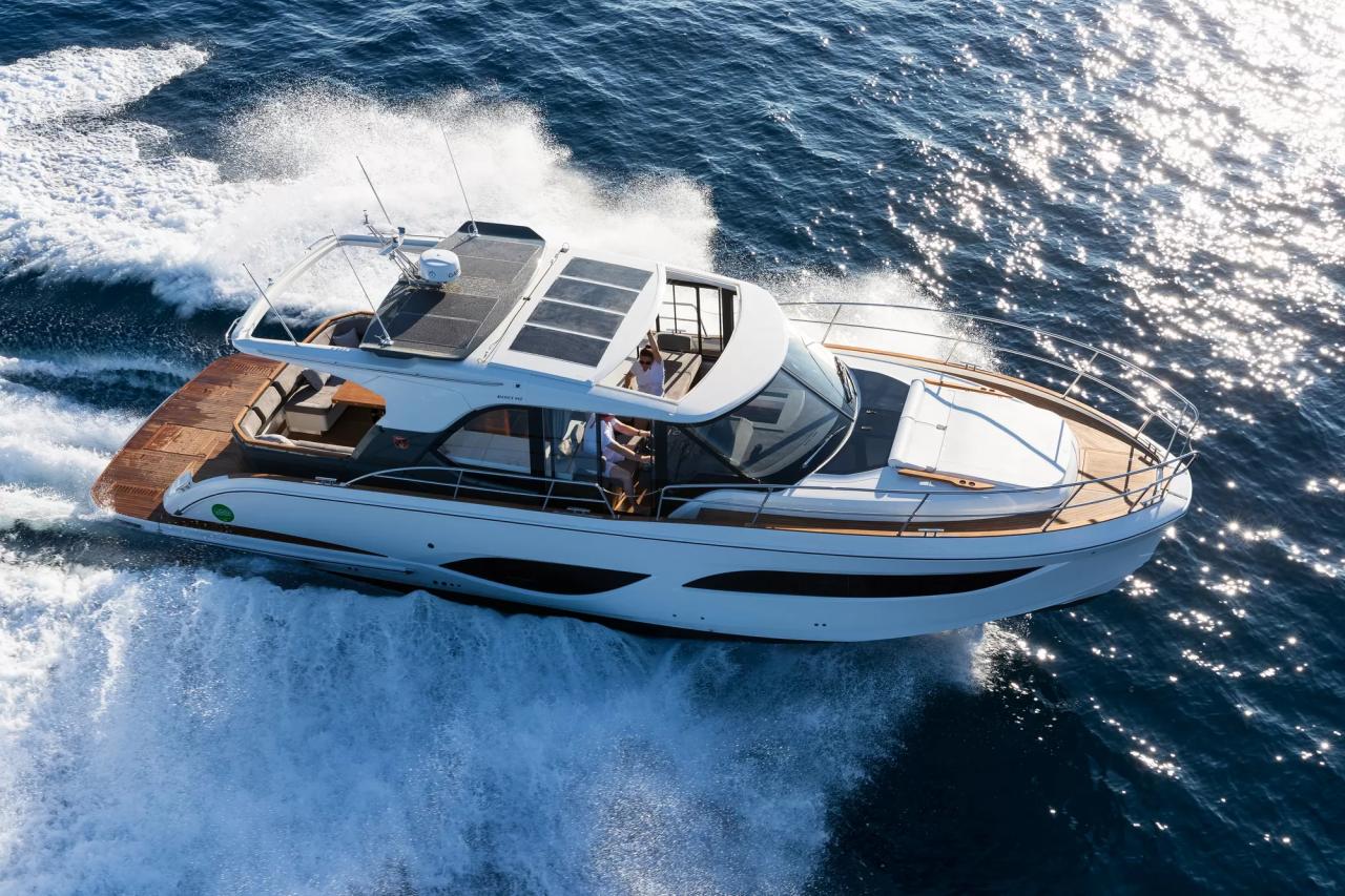 Discover the Marex 440 Gourmet Cruiser: Luxury, Comfort, and Innovation