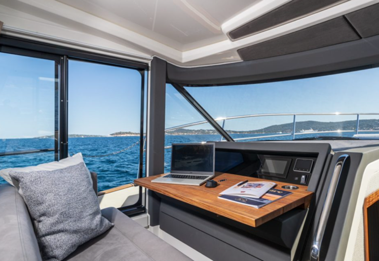 Marex 440 Gourmet Cruiser - workstation