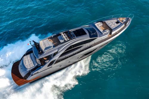 Pershing 8x