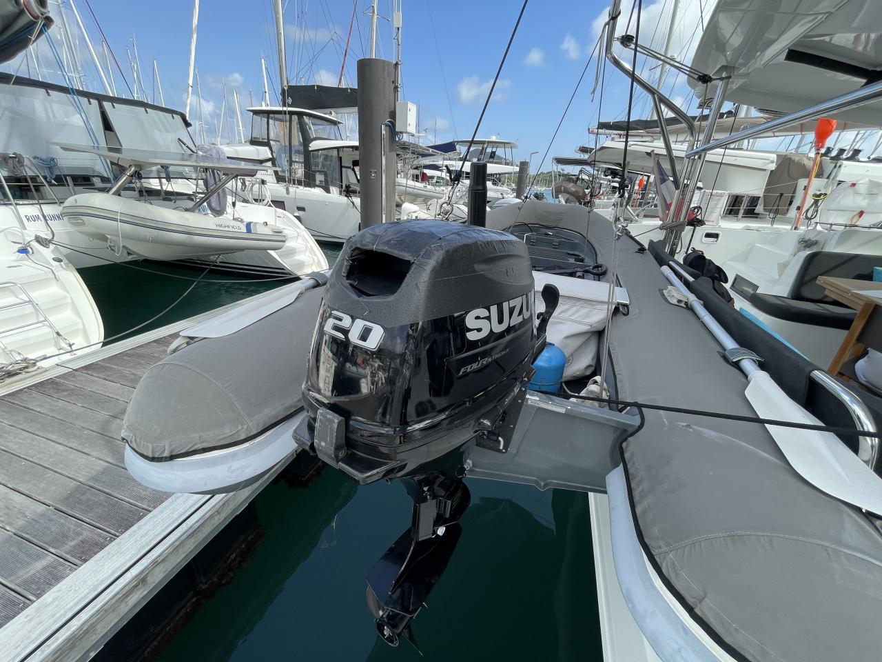 cnb Lagoon 46