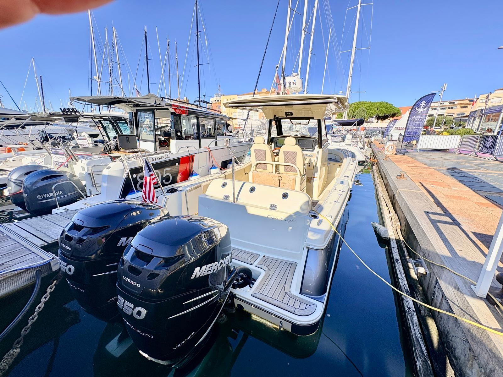 chris-craft CL 30 Catalina