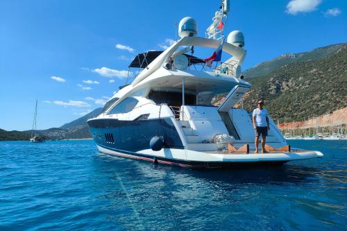 Sunseeker 82